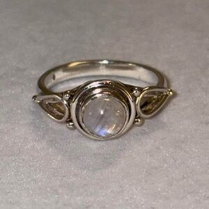 Vintage 925 Sterling Silver Round Moonstone Whimsigoth Witchy Boho Ring Size 7
